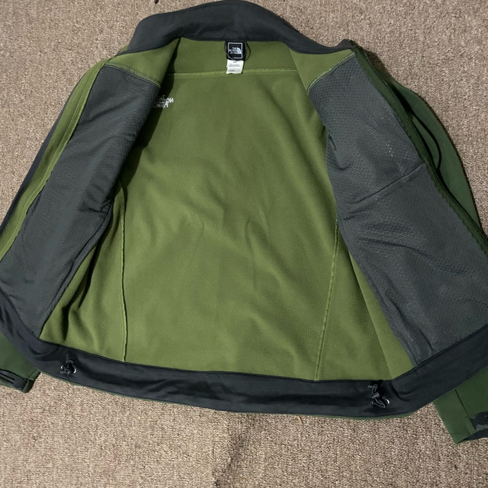 COPY - The North face Jacket/ rain jacket in Green - Picture 3 of 5